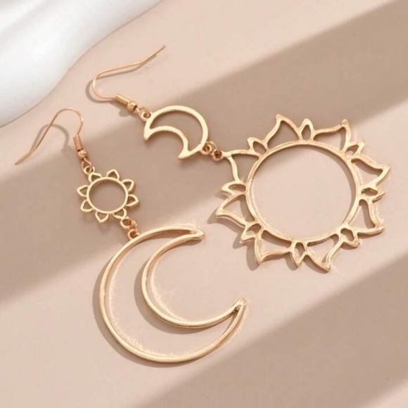 Metal Asymmetrical Golden Sun & Moon Dangle Drop Earrings - Picture 6 of 16